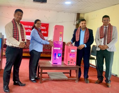 सनराइज बैंकद्वारा विभिन्न विद्यालयहरुमा प्याड एटिएम हस्तान्तरण